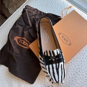 Gorgeous Tod’s Gommini loafer Size 11.